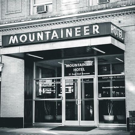 The Mountaineer Hotel Williamson 外观 照片